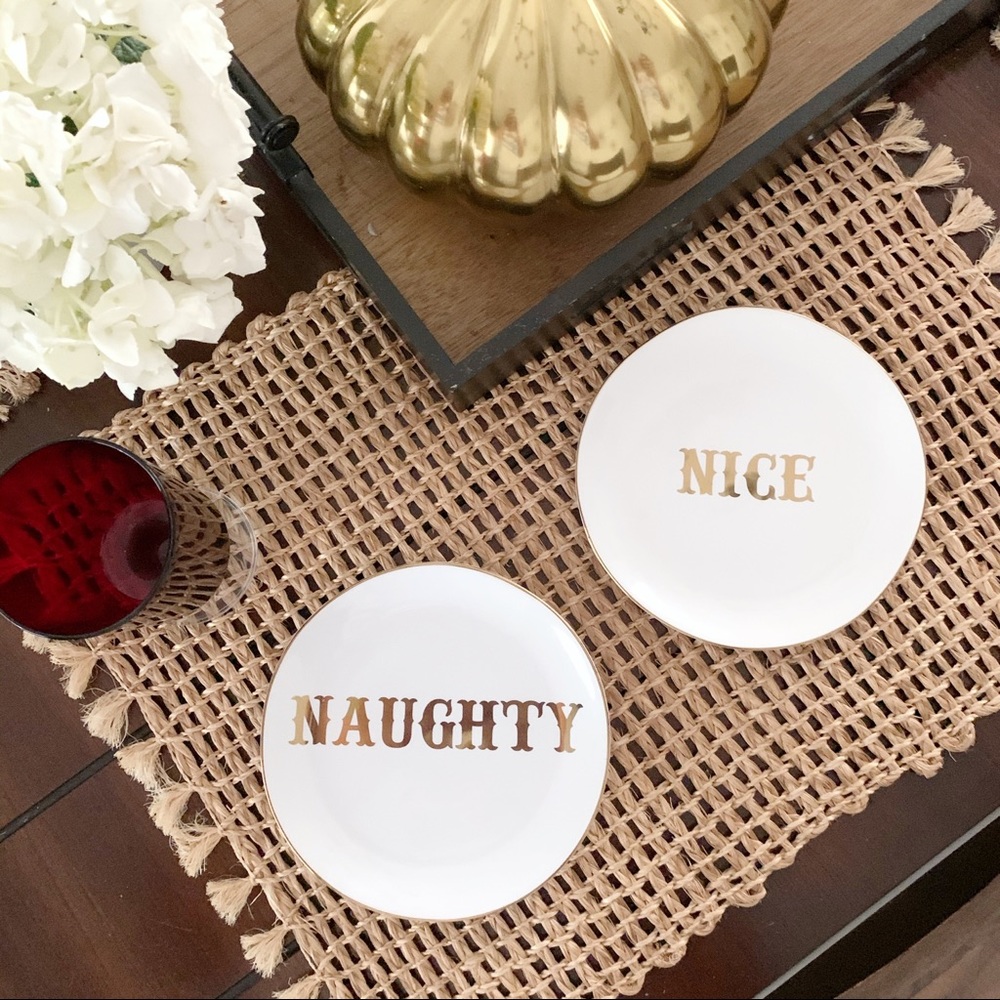 Pottery Barn Emily & Merritt Naught Nice plates